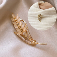 Hermosos Broches de Flores de Perlas, Broches de Diseño Personalizados de Aleación Chapada en Oro con Cristales de Estrás para Mujer