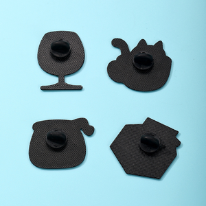 4 Nouveaux Designs de Badges en Métal de Haute Qualité, Mignons et Drôles, en Forme de Chat Noir de Dessin Animé, pour Décoration de Sac à Dos - Product Image 4