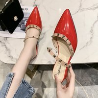 Sandales à talons bas de style français avec rivets pour femmes, nouvelle collection été 2025, pour un look décontracté avec des chaussures habillées