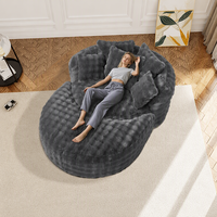Fauteuil pouf géant douillet et moelleux avec coussins décoratifs pour appartement
