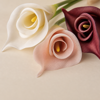 Fabrik-Großhandel Handgefertigte Moderne Realistische PU Calla-Lilien Künstliche Blumen mit Langem Stiel für Hochzeitstisch und Heimdekoration