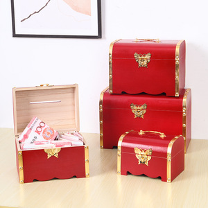 Caja de Ahorros de Madera Roja, Cofre del Tesoro de Madera Maciza con Detalles Dorados, Caja de Almacenamiento con Cerradura para Niños - Product Image 4