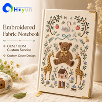 Carnet relié rigide personnalisé avec logo brodé, impression couleur, broderie florale pour journal étudiant