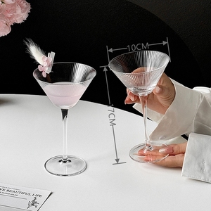 Flûtes à vin en cristal soufflé à la main, style origami, à rayures dorées, 260 ml, verres à cocktail martini cannelés - Product Image 2
