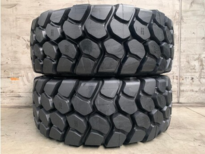 Neumáticos Sólidos Sin Cámara OTR E4 HADT02 de Alta Calidad para Minicargadoras - Product Image 2