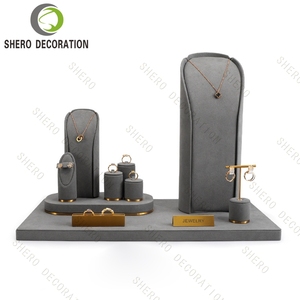 Elegante Set de Presentación de Joyería en Microfibra Gris con Logotipo de Marca Personalizado para Exhibición de Joyería de Lujo en Tiendas - Product Image 4