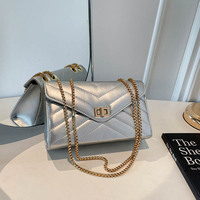 Sac à bandoulière matelassé de luxe pour femme, sac à main enveloppe à motif chevron avec fermoir doré en cuir PU