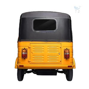 Nouveau siège confortable sur le <span class=keywords><strong>tricycle</strong></span> motorisé passager 3 roues Tuk Tuk conception de carrosserie fermée avec essence pour adultes