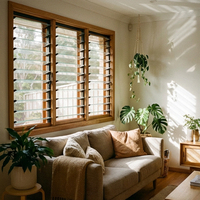 Système de persiennes extérieures fixes en aluminium OUNA, espacement et angle personnalisés pour bloquer la lumière du soleil directe et réduire l'éblouissement