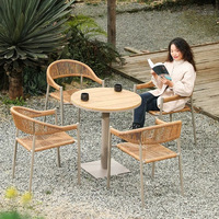 Ensemble table et chaises d'extérieur pour cour, résistant à l'eau et au soleil, idéal pour les cafés et salons de thé commerciaux, en rotin tressé