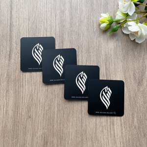 Tarjetas de exhibición de joyería en negro mate, tarjetas personalizadas con logo de marca impreso en blanco, tarjetas para exhibir anillos y pendientes para pequeños negocios - Product Image 3