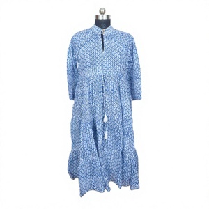 Robe florale en coton doux à col en V, imprimé indien, pour l'été, écologique, élégante, confortable, tenue de jour, tenue de plage, mi-longue, moulante en dentelle - Product Image 1