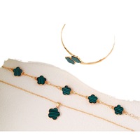 Juego de Joyas de Flor de la Suerte con Pulsera, Collar de Trébol de Cinco Hojas, Anillo y Pendientes Bañados en Oro de Aleación