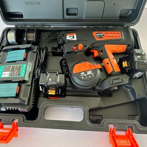 Machine à lier les barres d'armature Jiuwei RT-441, alimentée par batterie, entièrement automatique, double ligne, pour la fixation des armatures en acier dans la construction - Product Image 4