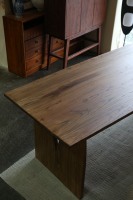 Mesa de Comedor Rectangular de Madera Sólida Muye 2026 con Acabado en Madera Natural y Estilo Japonés Wabi-Sabi