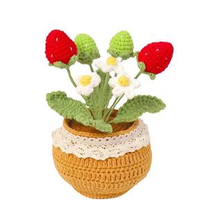 S496 Fleur en laine tricotée à la main, crochetée, motif <span class=keywords><strong>fraise</strong></span>, fleur en pot, papillon tricoté, décoration d'intérieur - Product Image 1