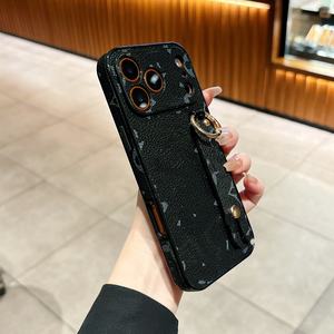 Coque de téléphone antichoc avec protection intégrale de l'appareil photo, vente en gros, étuis pour téléphone portable 17 Pro avec sangle de maintien pour le doigt et béquille - Product Image 4