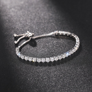 Bracciale Tennis in Argento 925 Placcato Rodio con Cristalli, Stile Classico da Donna per Uso Quotidiano - Product Image 1