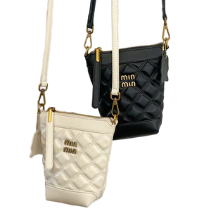 Sac de téléphone en cuir PU en gros – Approvisionnement direct usine avec design matelassé diamant et sangle réglable - Product Image 1