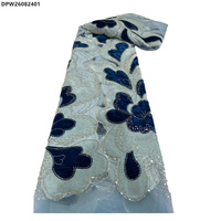 Tissu en dentelle française brodé de fleurs en velours africain, tissu en dentelle de tulle nigérian brodé de fleurs en velours avec sequins et perles
