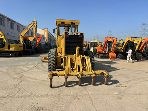 Niveleuse Caterpillar 140H d'occasion, peinture d'origine, 185 CV, moteur Cat 3306, lame de 12 pieds pour le nivellement routier - Product Image 3