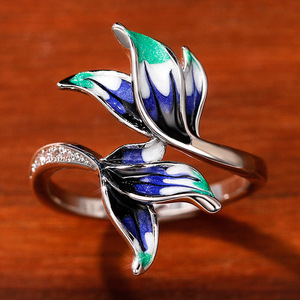 Anello Floreale Smaltato per Donne, Elegante Gioiello da Dito alla Moda - Product Image 3