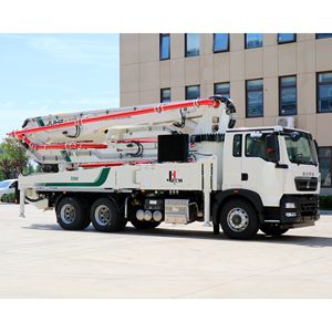Pompe à béton montée sur camion JIUHE, marque chinoise, neuve, moteur diesel, 38 m, à vendre - Product Image 1