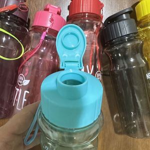 Bouteille d'eau en plastique avec bouchon à clapet et cordon, 500 ml, sans BPA, anti-fuite, pour le sport, la gym, les voyages et la randonnée - Product Image 1