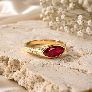 Bague élégante en rubis rouge, pierre précieuse de forme marquise, faite à la main en argent sterling 925 avec finition plaquée or 18 carats, minimaliste, pierre de naissance de juillet - Product Image 5