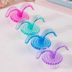 Cepillo de limpieza de plástico <span class=keywords><strong>para</strong></span> <span class=keywords><strong>uñas</strong></span> con diseño de mariposa, cepillo <span class=keywords><strong>para</strong></span> eliminar el polvo, cepillo mini <span class=keywords><strong>para</strong></span> un dedo, <span class=keywords><strong>precio</strong></span> de fábrica, venta al por mayor, lo último en herramientas <span class=keywords><strong>para</strong></span> decoración de <span class=keywords><strong>uñas</strong></span>. - Product Image 2