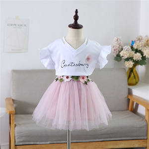 Vente en gros en ligne de t-shirts à manches courtes à col rond avec un design de dessin animé mignon, ensembles de costumes pour filles, provenant d'une usine chinoise - Product Image 4