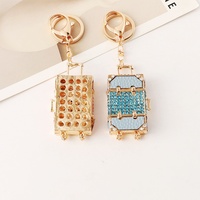 Porte-clés carré en métal étanche, orné de diamants, style dessin animé, pour bagages, coffre de voiture, bijou populaire