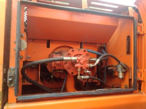 รถขุดไฮดรอลิกตีนตะขาบ Doosan DH300LC-7 มือสอง ขนาด 30 ตัน รุ่นปี 2019 พร้อมเครื่องยนต์และปั๊มไฮดรอลิกสำหรับขาย - Product Image 5