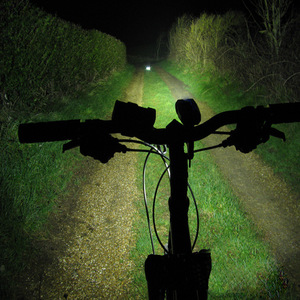 Luz Delantera para Bicicleta Golfein, LED Recargable, IPX4, Lámpara de Ciclismo con 4 Modos, Cuerpo de Plástico - Product Image 4