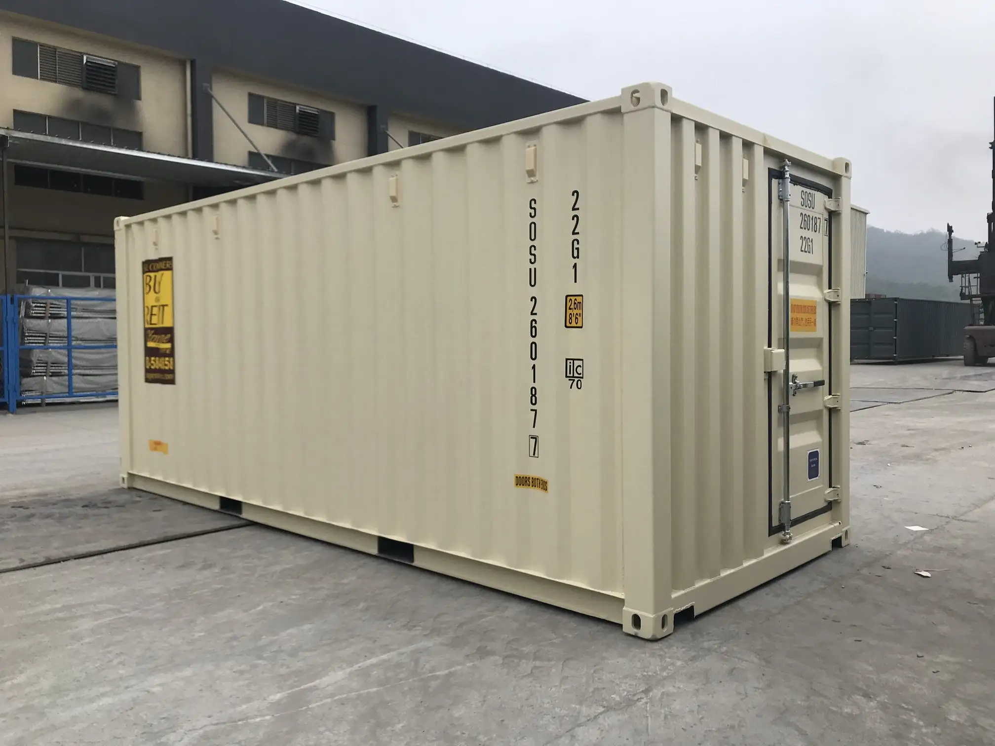 China Supplier 20GP New Dry Cargo Container Tri Door 20GP ISO Dry Container Transportation Equipment