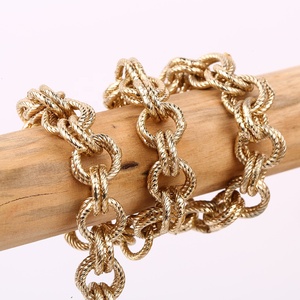 Cadena de Metal de Lujo con Remaches y Cuerda Trenzada <span class=keywords><strong>para</strong></span> Bolsos y Carteras |   Cadena Ecológica de Aleación de Zinc Dorada <span class=keywords><strong>para</strong></span> Accesorios de Moda - Product Image 1