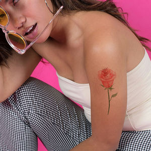 Piccoli adesivi temporanei freschi del tatuaggio linee impermeabili di schizzo <span class=keywords><strong>con</strong></span> <span class=keywords><strong>fiori</strong></span> e disegno della farfalla - Product Image 4