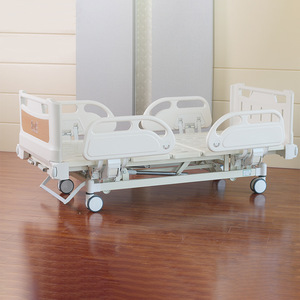 Cama de Hospital Manual S-02 Blanca Ajustable con Barandillas para Uso en Dormitorio - Product Image 2