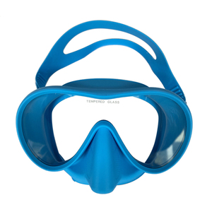 <span class=keywords><strong>Masque</strong></span> de plongée, de plongée avec tuba et de plongée libre <span class=keywords><strong>Cressi</strong></span> CRS-FMSS-WT, en plastique, avec verres en verre trempé, anti-buée, étanche, léger et durable - Product Image 4