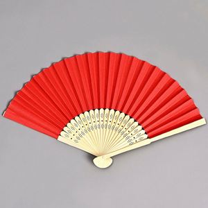 Abanicos de Mano Portátiles de Bambú para Invitados de Boda, Diseño de Arte Folclórico Tallado y Pintado, Recuerdo para Fiesta de Navidad - Product Image 3