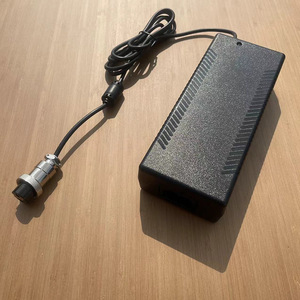 Adaptateur AC/DC 24V 7.5A 180W avec certifications de sécurité multinationales pour les appareils de stockage d'énergie - Product Image 5