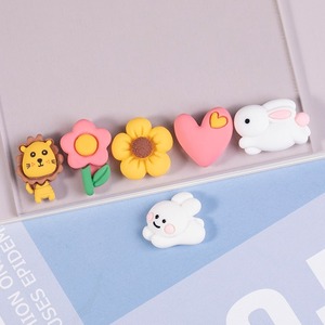 Accessoires en résine, autocollants 3D mignons de dessin animé (lapin, fleur, cœur) pour coques de téléphone et bouteilles d'eau, à coller avec de la colle crème DIY - Product Image 2