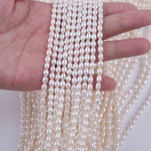 Perlas Sueltas de Agua Dulce Naturales Grises de 4-5 mm con Orificio Horizontal Doble Cara para Joyería, Material para Collares - Product Image 1