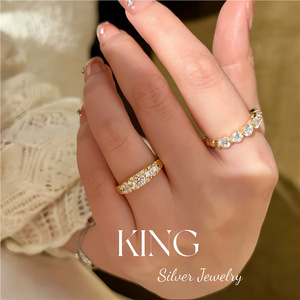 Anillo de plata S925 chapado en oro con diamantes engastados en punta para mujer, estilo vintage, de compromiso, de la marca King Silver Jewelry. - Product Image 4
