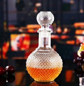 Ensemble de carafes miniatures en verre cristal haut de gamme avec motifs sculptés en 3D pour cadeaux de mariage, petites bouteilles de liqueur, vente en gros - Product Image 2