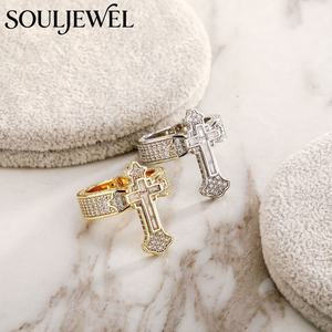 Bague Croix Souljewel Plaqué Or 14K Zircon Sertie de Pierres Style Hip Hop Gothique Religieux pour Hommes et Femmes, Cadeau d'Anniversaire - Product Image 1