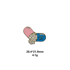 Pins de esmalte médicos de dibujos animados bonitos, insignias de <span class=keywords><strong>ambulancia</strong></span> y pastillas Kawaii, insignias divertidas de accesorios hospitalarios para uniformes médicos - Product Image 6