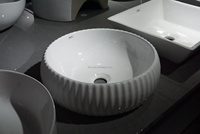 Lavabo rond en céramique blanche de style simple moderne Lavabo au-dessus du comptoir Art pour pas cher prix pour la maison Salle de bain