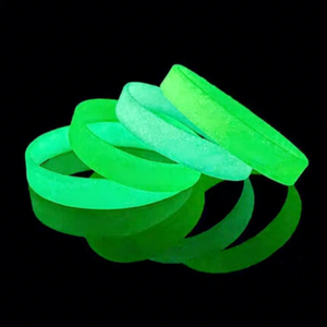 Bracelets en silicone lumineux avec <span class=keywords><strong>citation</strong></span> inspirante et logo personnalisé, bracelets en silicone qui brillent dans le noir - Product Image 1