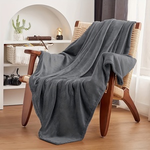 Wholesale Solid Lightweight Home Flannel Blanket for Winter <strong>Super</strong> <strong>Soft</strong> Knitted Fleece <strong>Throw</strong> for Sofa Bedding and Decorative - Product Image 2